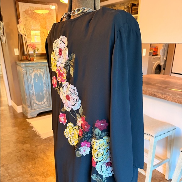 Torrid Black Floral Embroidered Kimono - Picture 4 of 6